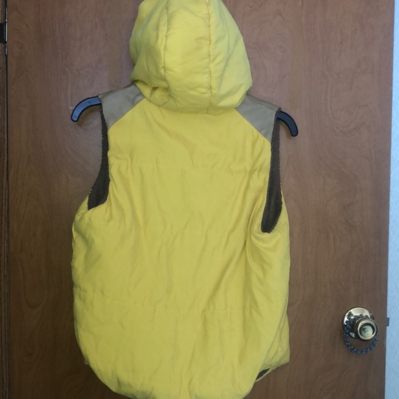 Yellow vest available - Picture 2 of 2